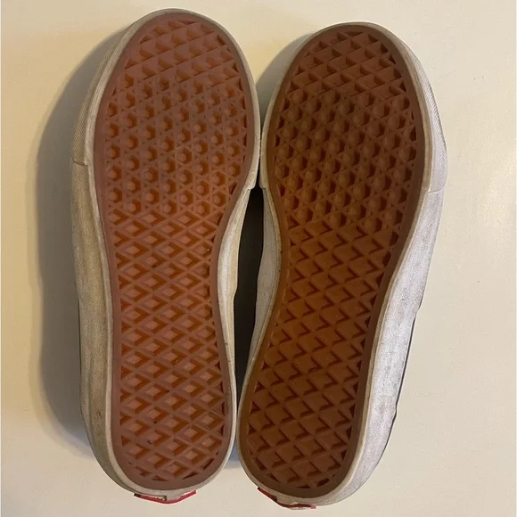 Rowan Vans - Picture 7 of 10